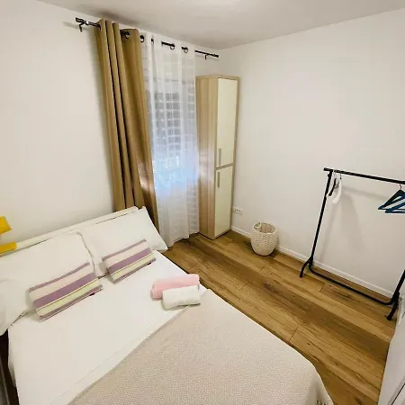 Modern Near Center, Free Parking Апартаменты Трогир