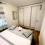 Apartment Modern Near Center, Free Parking Trogir