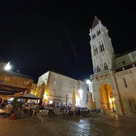 Modern Near Center, Free Parking * Trogir