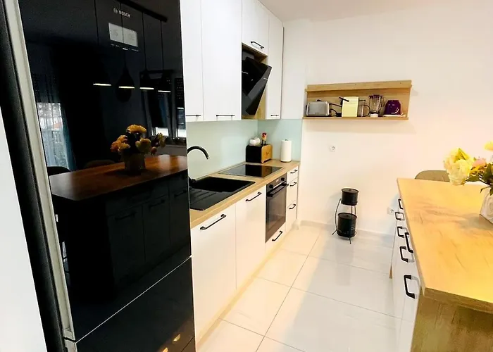 Modern Near Center, Free Parking تروغير